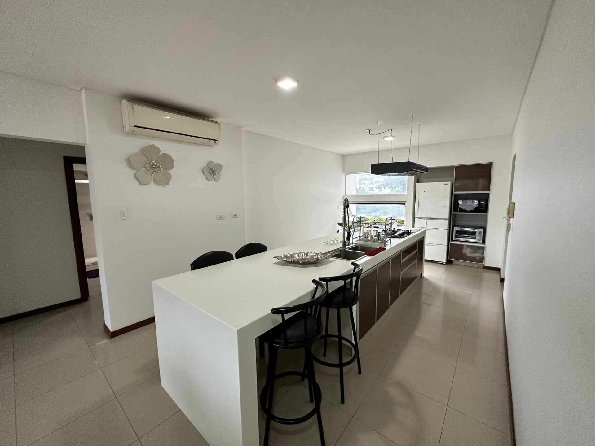 Departamento en Equipetrol en Santa Cruz de la Sierra 2 dormitorios 3 baños 1 parqueos Foto 3