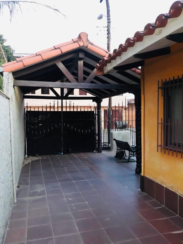 Casa Urb. Paraíso zona Santos Dumont  Foto 6