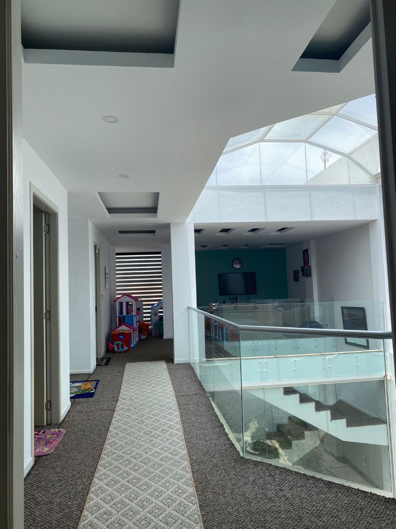 Casa en VentaBELLA CASA EN VENTA  4 dormitorios 3 baños 3 parqueos Foto 7