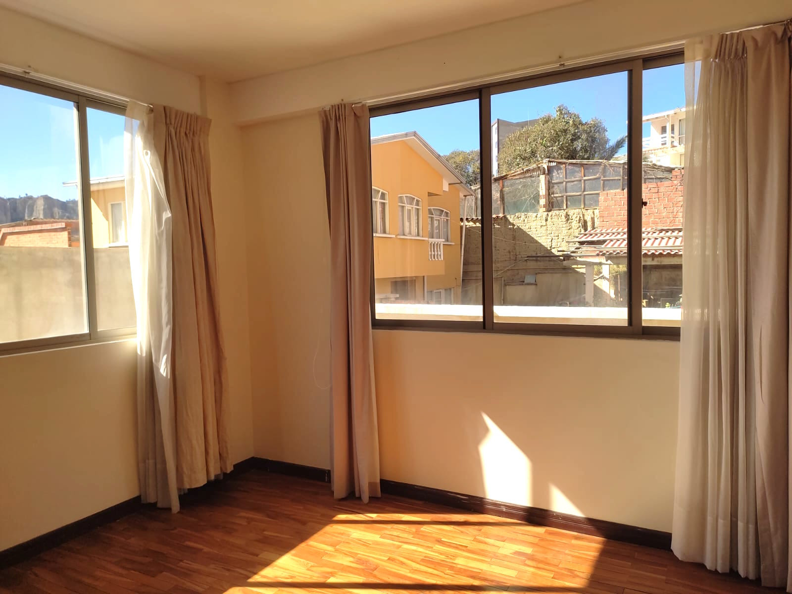 Departamento en Los Pinos en La Paz 2 dormitorios 1 baños  Foto 1