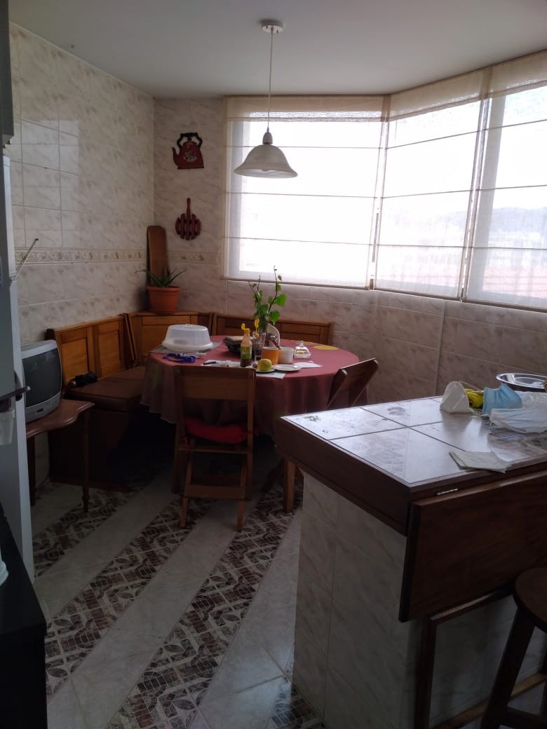 Departamento en Cota Cota en La Paz 4 dormitorios 4 baños 2 parqueos Foto 3