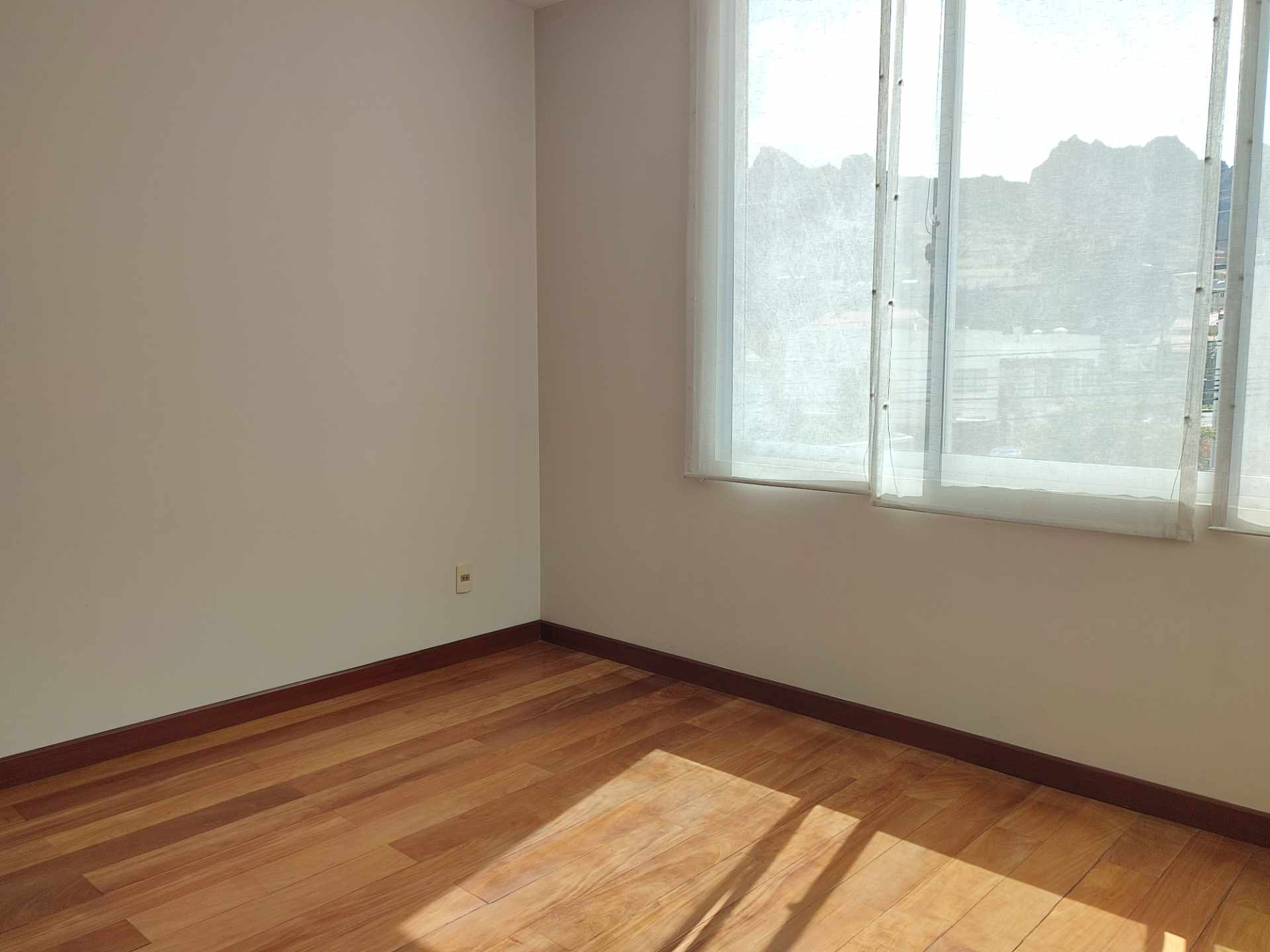 Departamento ACHUMANI CALLE 40  Foto 4