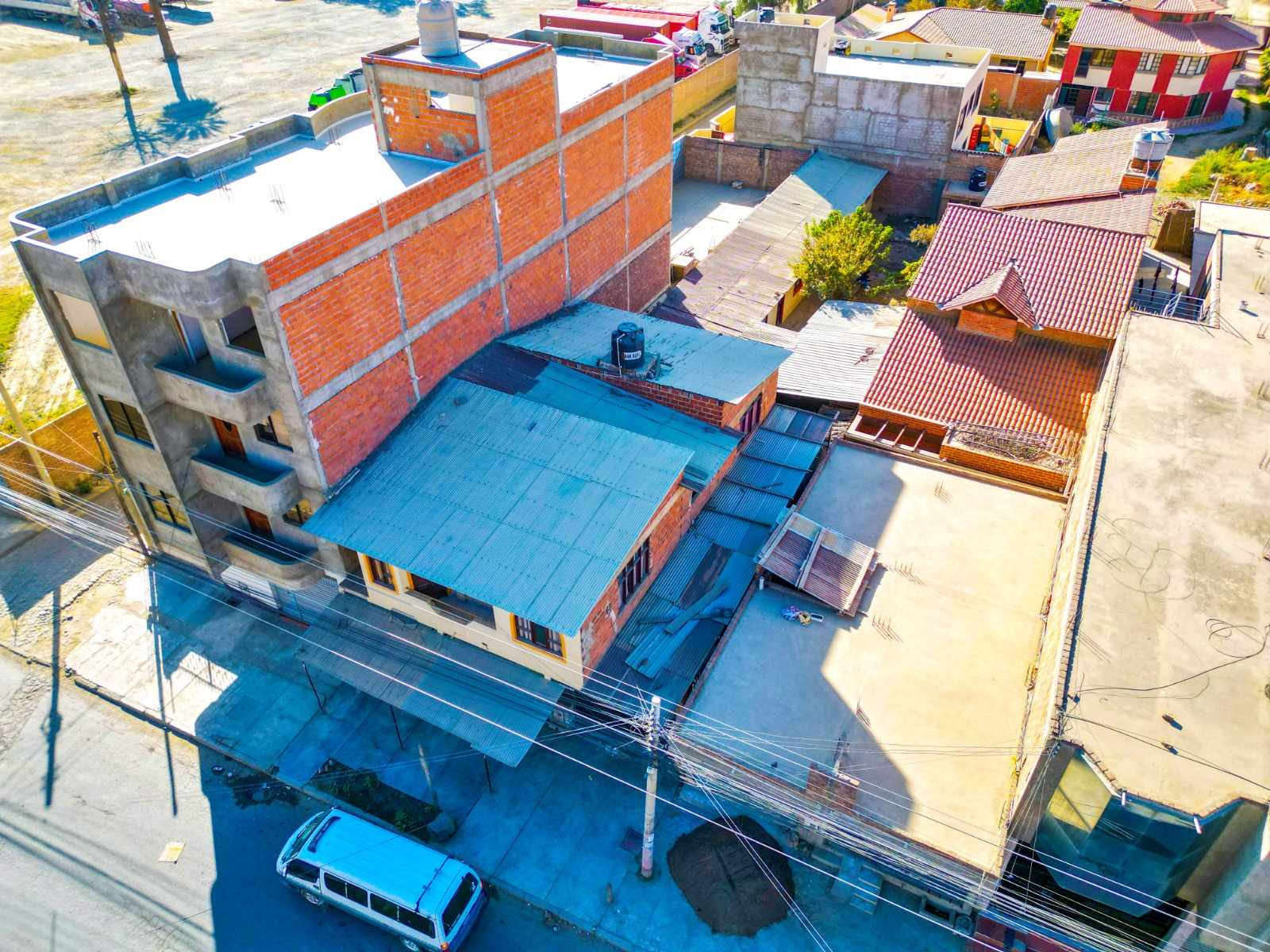 Casa en VentaAv. Colcapirhua (Av. Víctor Ustariz), a la altura del Km 6 de la Av. Blanco Galindo 7 dormitorios 3 baños 3 parqueos Foto 13