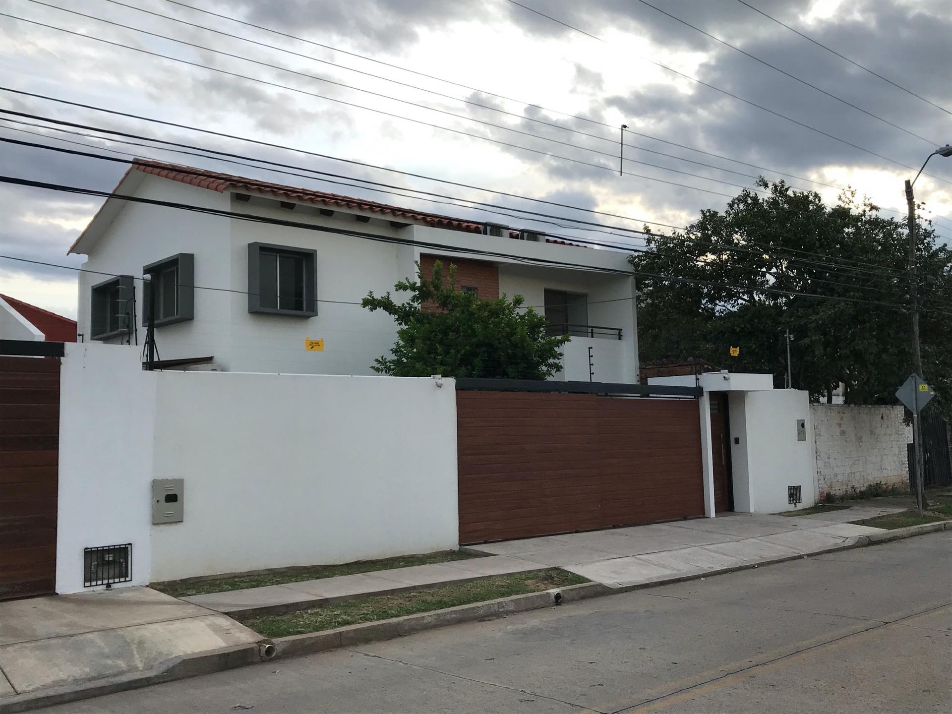 Casa en VentaAv.Brasil 4to anillo / Calle frente a CERABOL Foto 1