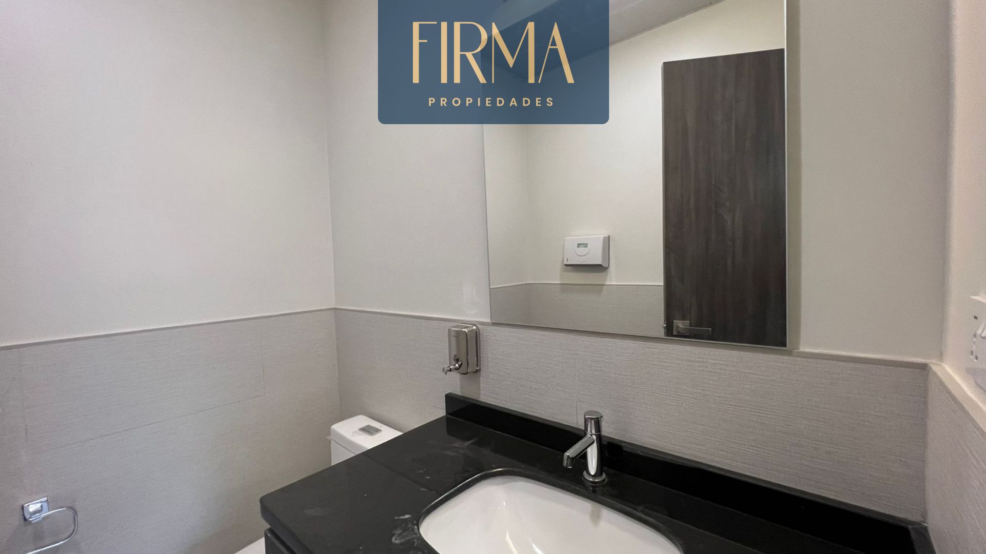 Oficina en Calacoto en La Paz  2 baños 2 parqueos Foto 4