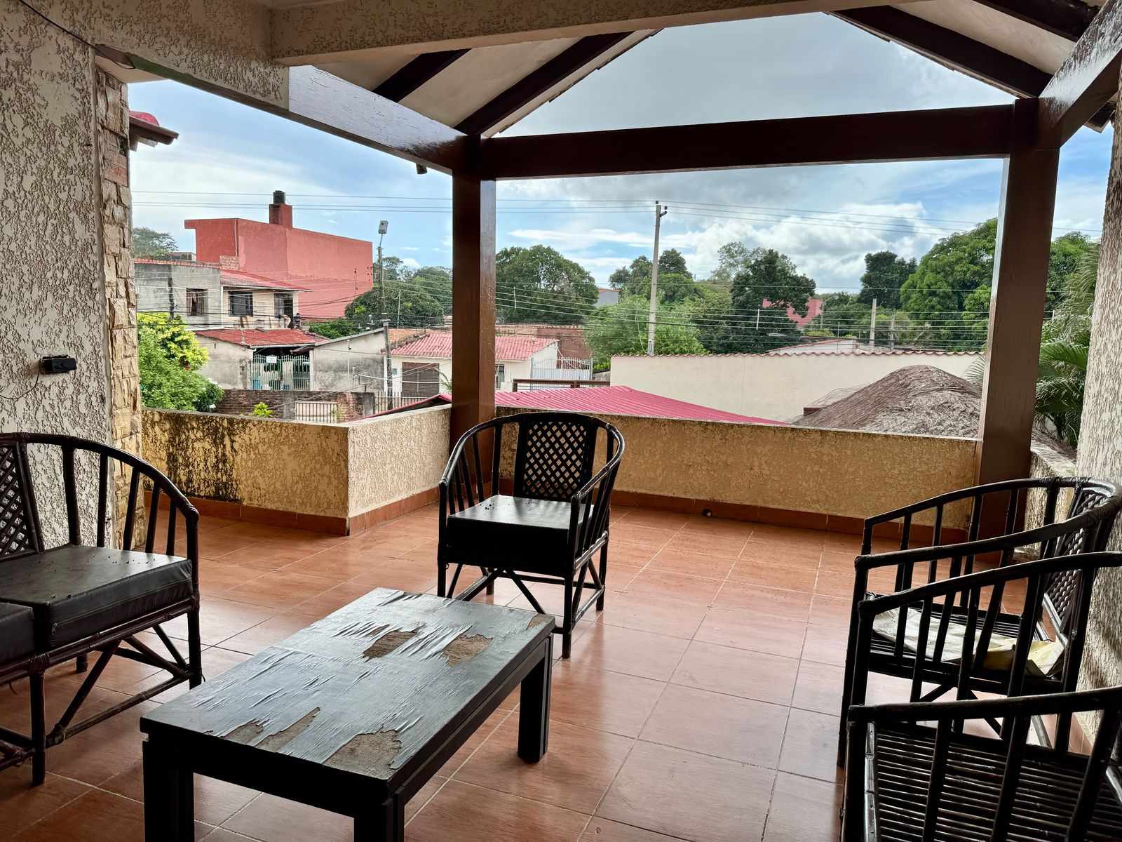Casa en Entre 6to y 7mo anillo Oeste en Santa Cruz de la Sierra 7 dormitorios 4 baños 4 parqueos Foto 5
