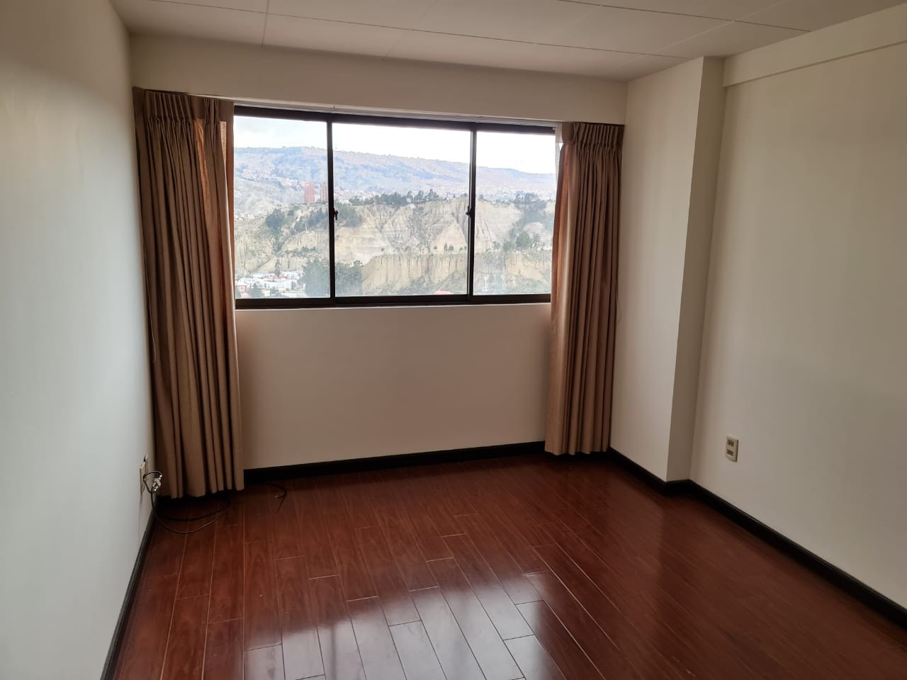 Departamento en Calacoto en La Paz 2 dormitorios 2 baños  Foto 9