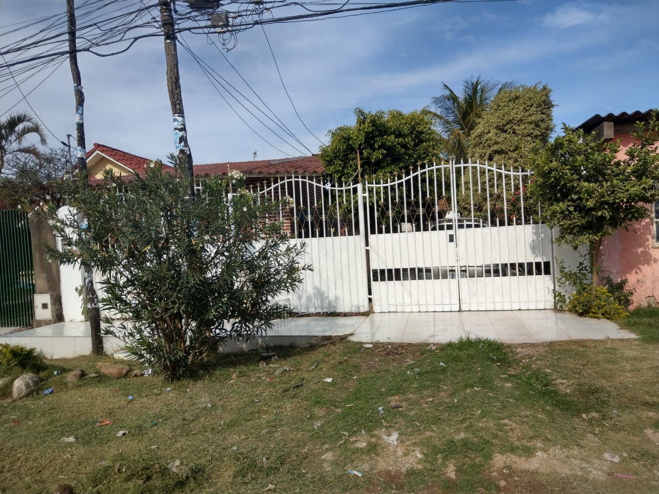 Casa en VentaBarrio Nueva Esperanza
Entre Av. 2 de agosto y Cambodromo  8 dormitorios 3 baños 2 parqueos Foto 15