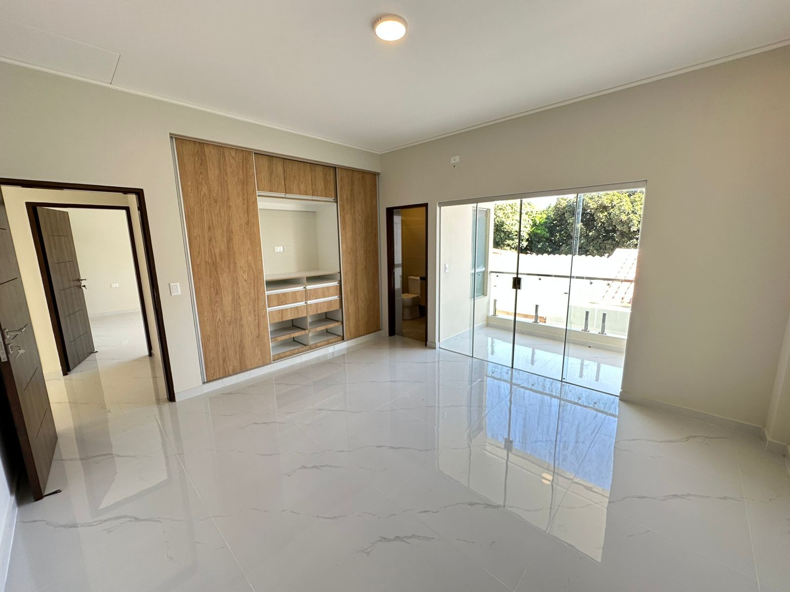 Casa en VentaSANTOS DUMONT ENTRE 3ER Y 4TO ANILLO 4 dormitorios 5 baños 2 parqueos Foto 14