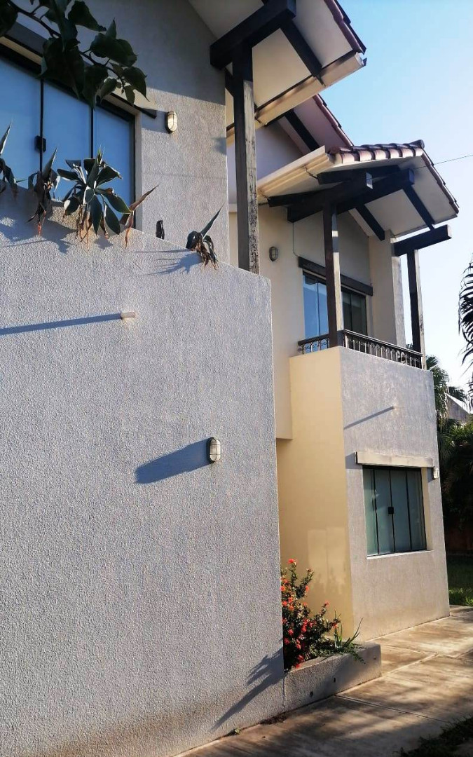 Casa en Entre 2do y 3er anillo Norte en Santa Cruz de la Sierra 3 dormitorios 3 baños 2 parqueos Foto 25