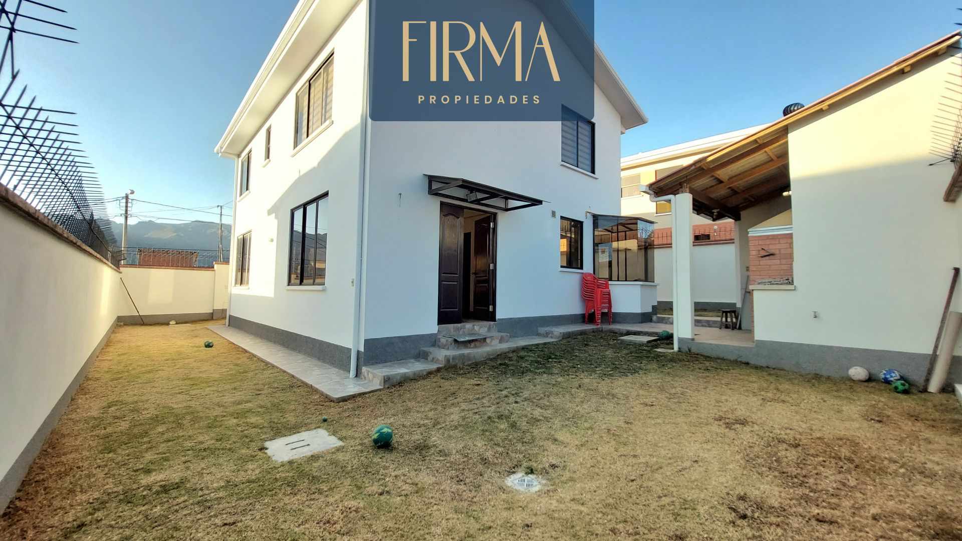 Casa CASA EN VENTA, ALTO IRPAVI PEÑA AZUL Foto 1