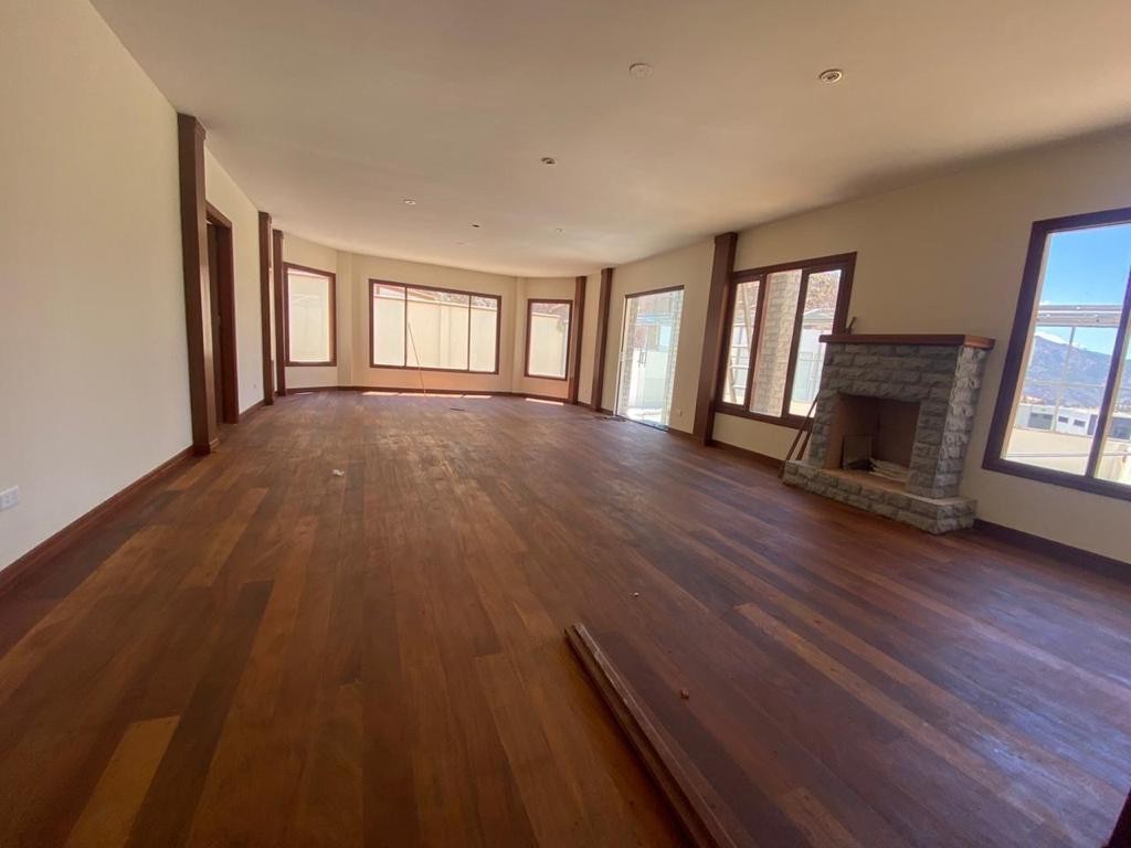 Casa en Aranjuez en La Paz 5 dormitorios 6 baños 2 parqueos Foto 3