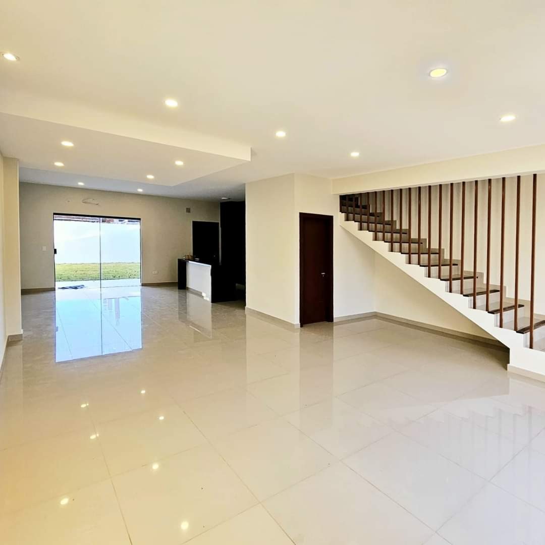 Casa en Carretera Norte en Santa Cruz de la Sierra 3 dormitorios 3 baños 2 parqueos Foto 14