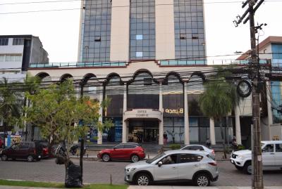 OFICINA EN VENTA ZONA CENTRO EDIFICIO CASANOVA PLANTA BAJA con