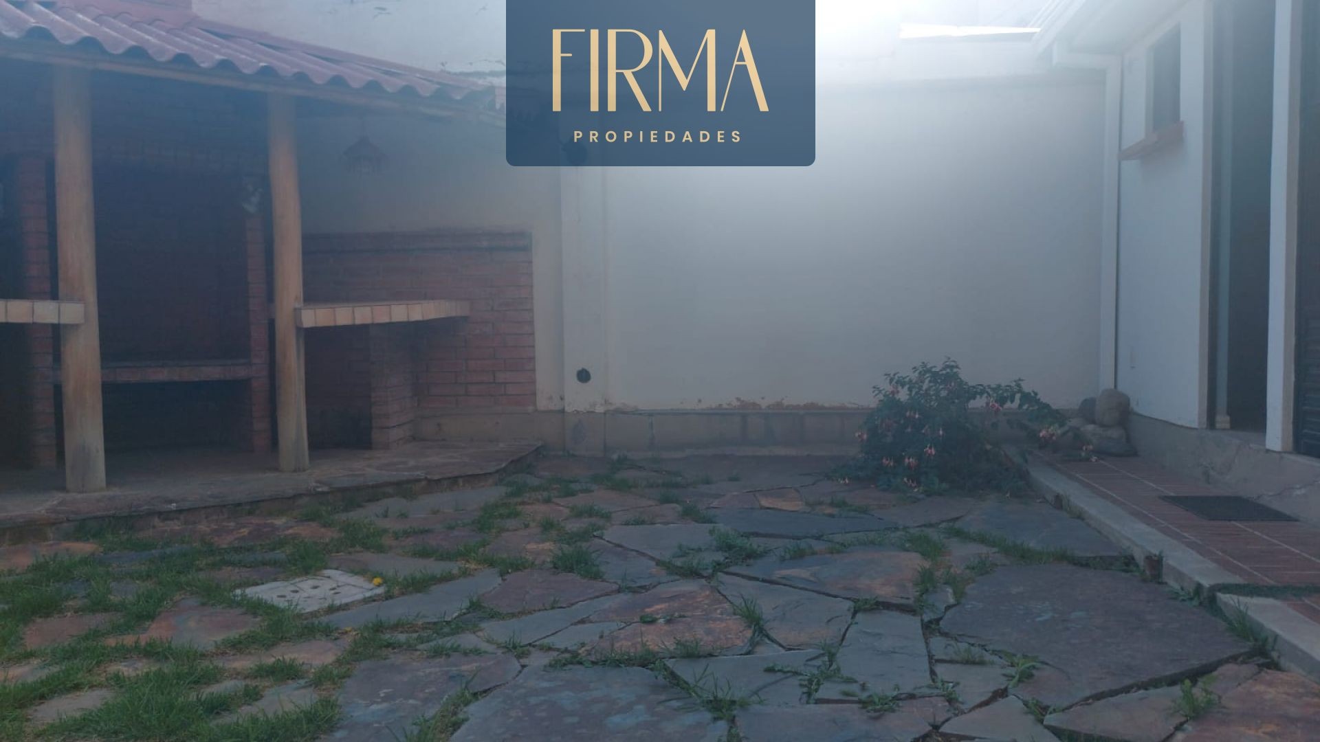 Casa en Cota Cota en La Paz 3 dormitorios 4 baños 2 parqueos Foto 4