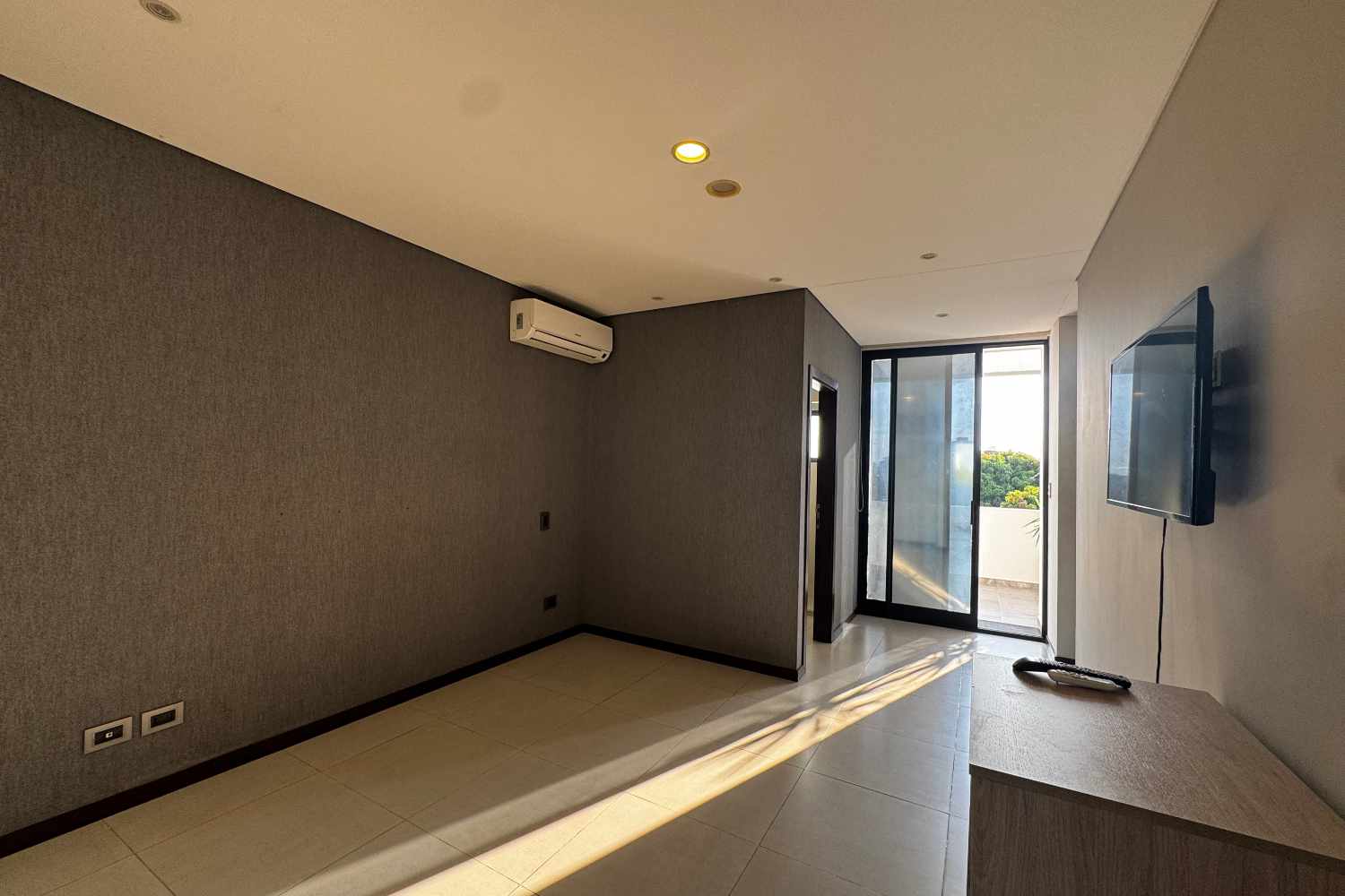 Departamento en AlquilerCONDOMINIO PIAZZA ONCE 2 dormitorios 3 baños 1 parqueos Foto 13