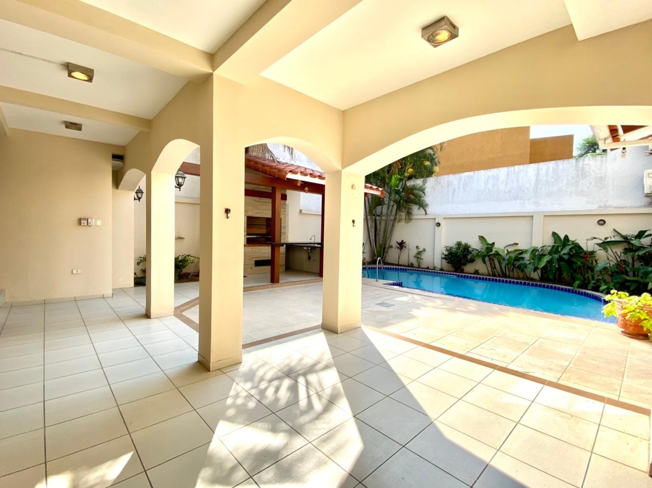 Casa en VentaBarrio Urbarí, Av. Piraí calle Baracea Foto 28