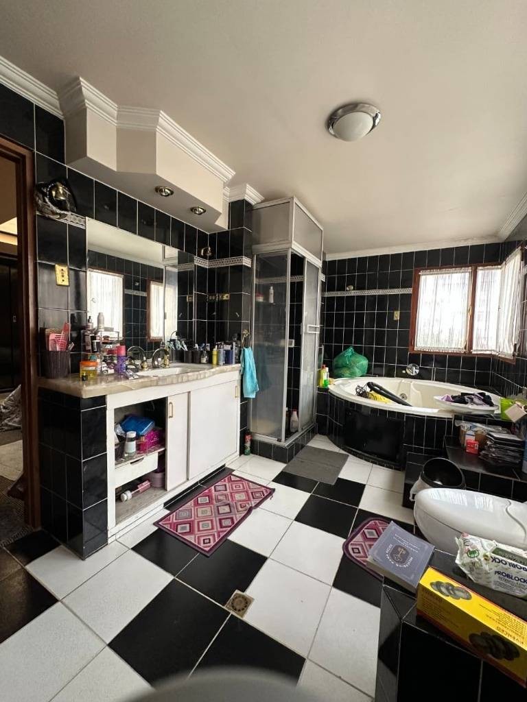 Casa en VentaACHUMANI, CALLE 35 4 dormitorios 5 baños 3 parqueos Foto 33