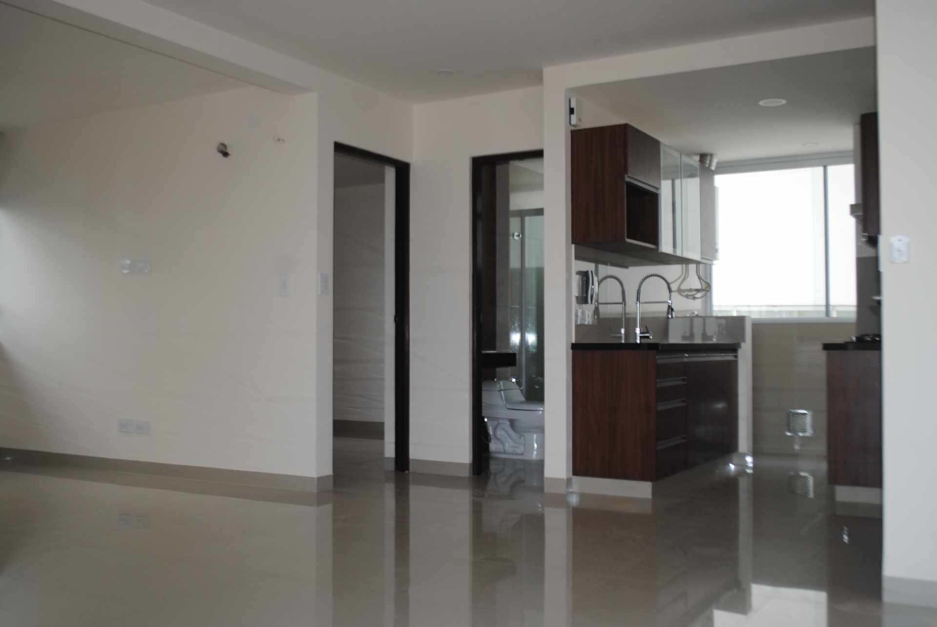 Departamento en AlquilerDpto en venta en el cond. Providencia (Zona Av Las Américas) 2 dormitorios 2 baños 2 parqueos Foto 2