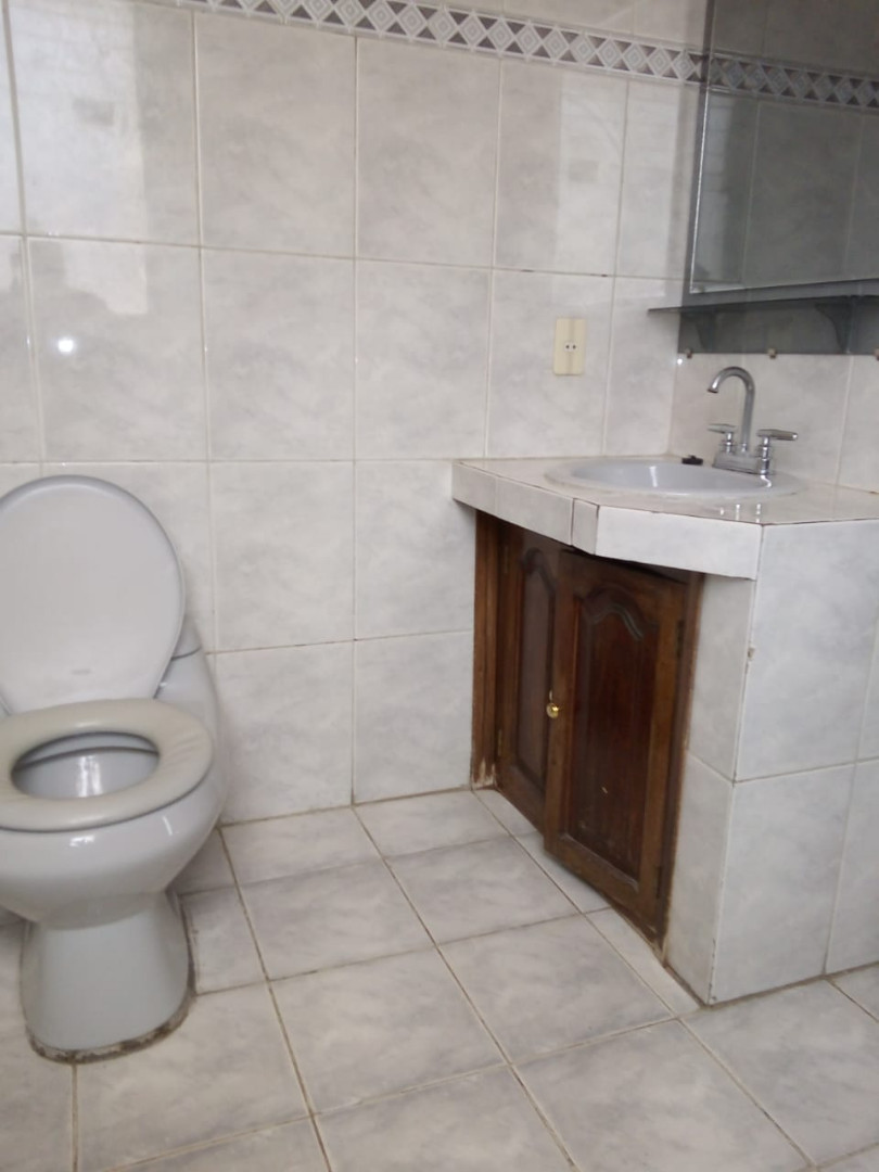Departamento en Sopocachi en La Paz 4 dormitorios 3 baños 1 parqueos Foto 3