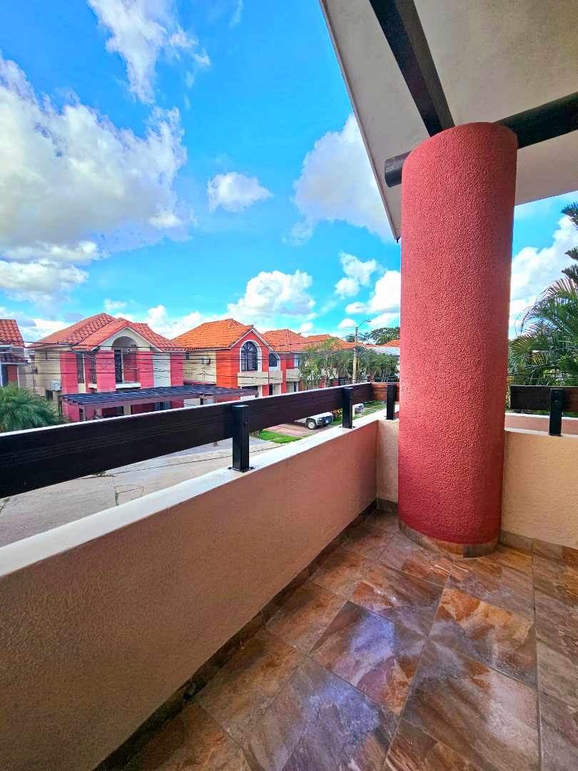 Casa Av. Banzer 7mo ANILLO  Foto 4