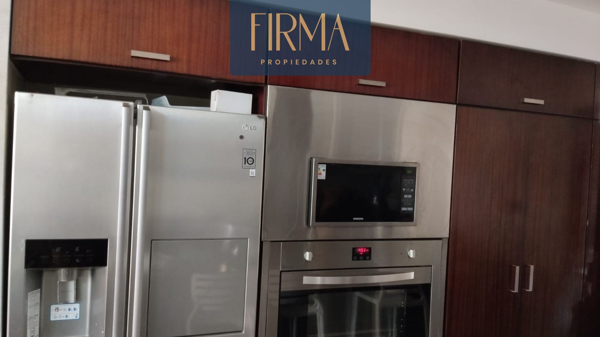 Casa en VentaCASA EN VENTA, COTA COTA 3 dormitorios 5 baños 5 parqueos Foto 15