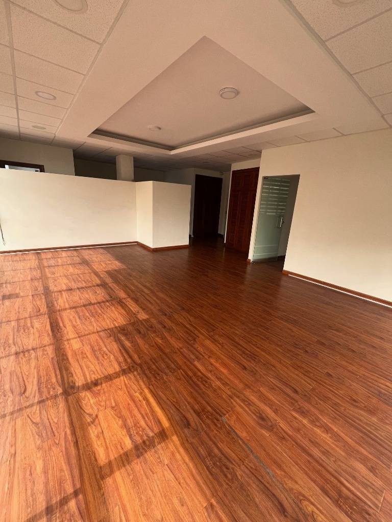 Oficina en AlquilerSAN MIGUEL, CALLE GABRIEL RENÉ MORENO 4 dormitorios 2 baños  Foto 11