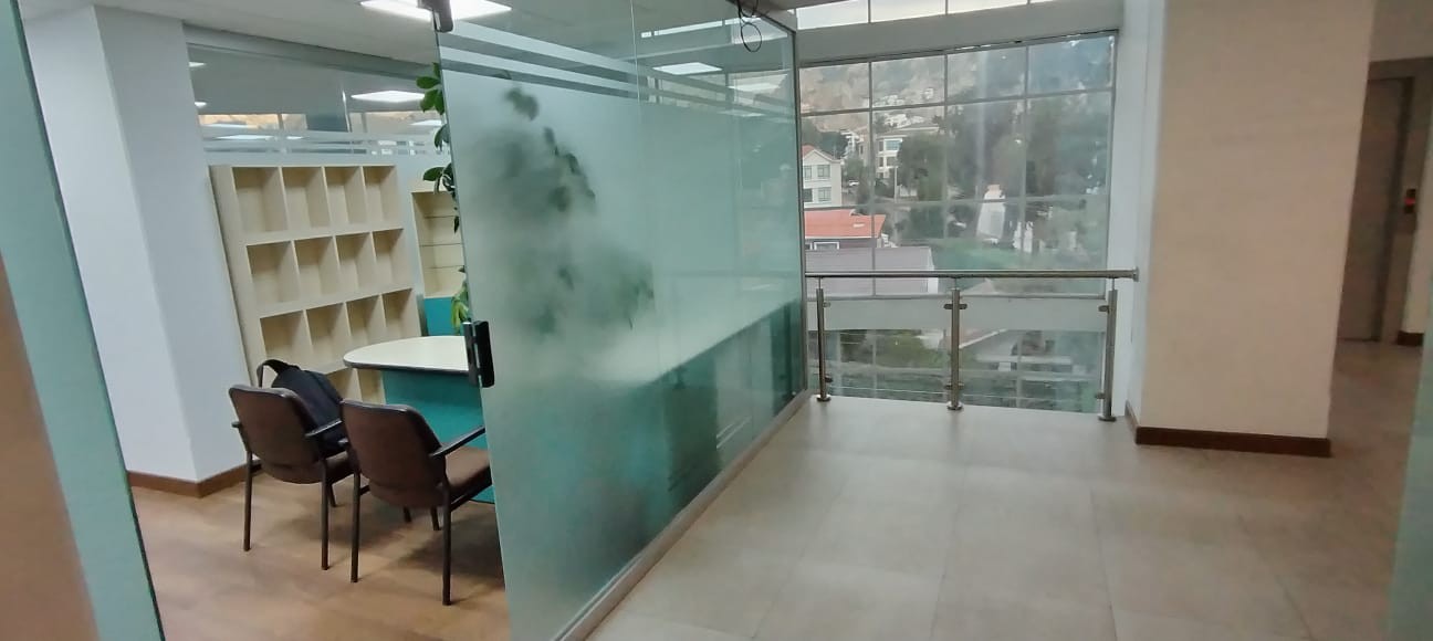 Oficina en AlquilerCalle 10 esquina Sanchez Bustamante, zona de Calacoto Foto 4