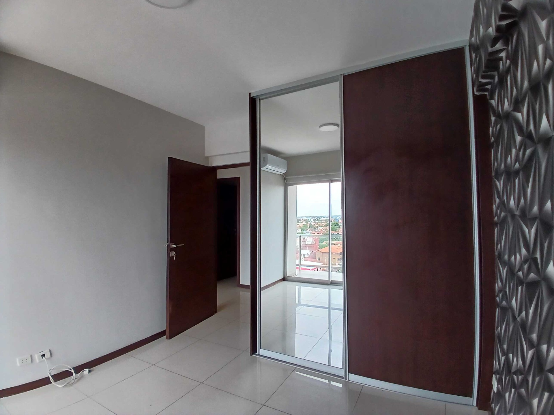 Departamento en AlquilerCOND. CURUPAU SOBRE AV. PARAGUA CASI 2º ANILLO 4 dormitorios 4 baños 1 parqueos Foto 21