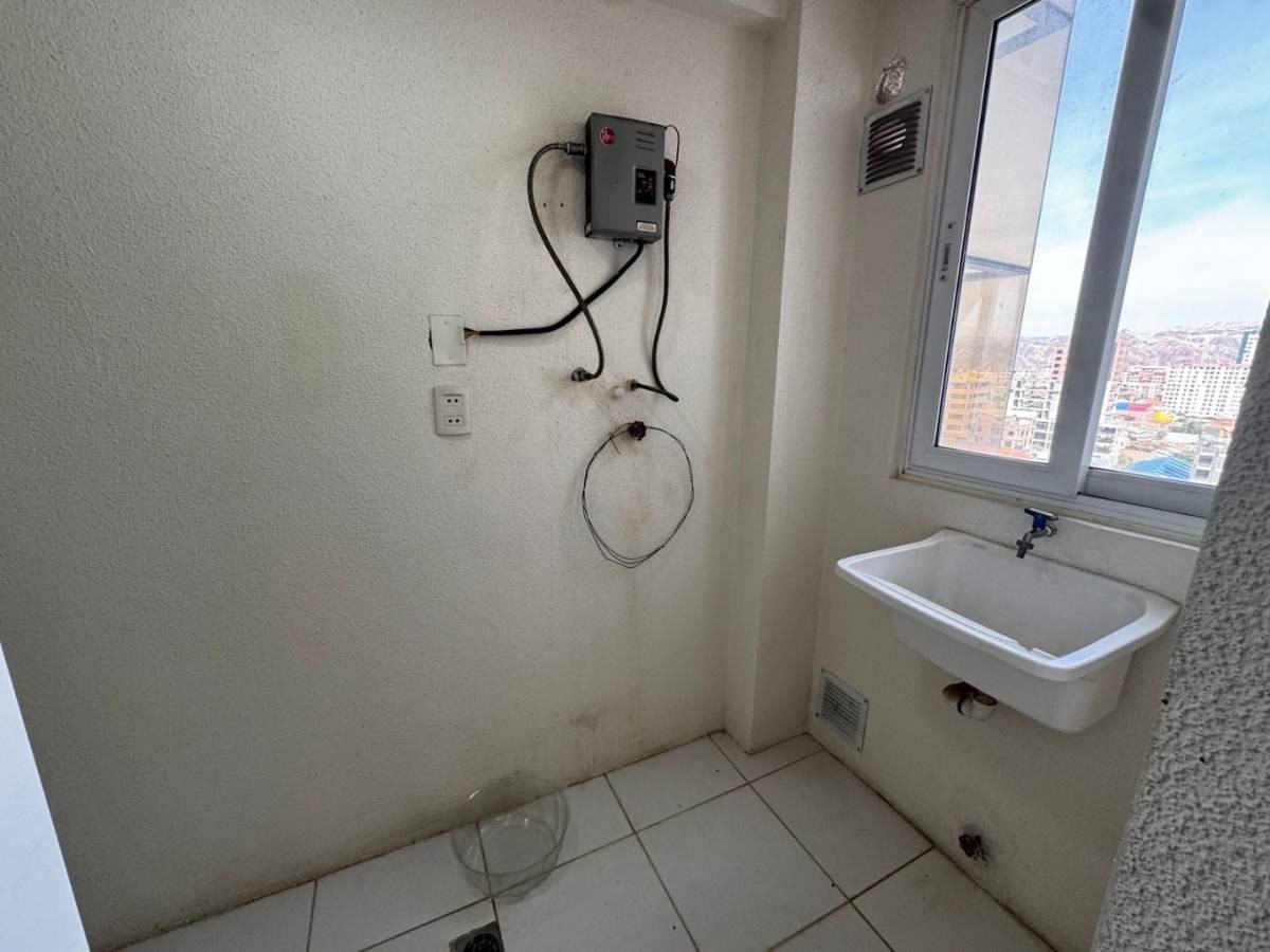 Departamento en Cota Cota en La Paz 3 dormitorios 2 baños 1 parqueos Foto 15