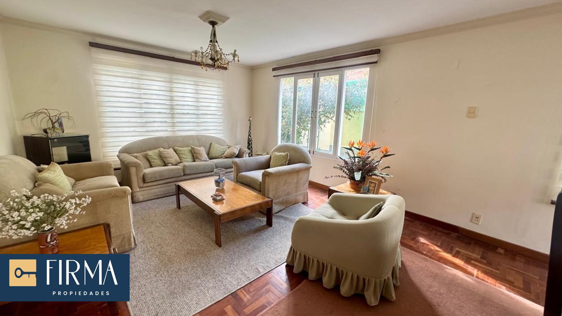 Casa en VentaCASA EN VENTA EN ACHUMANI BAJO COMO TERRENO 3 dormitorios 3 baños 3 parqueos Foto 1