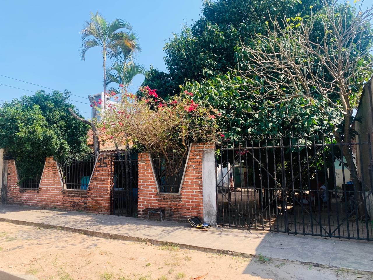 Casa en Entre 4to y 5to anillo Norte en Santa Cruz de la Sierra 3 dormitorios 1 baños 3 parqueos Foto 2