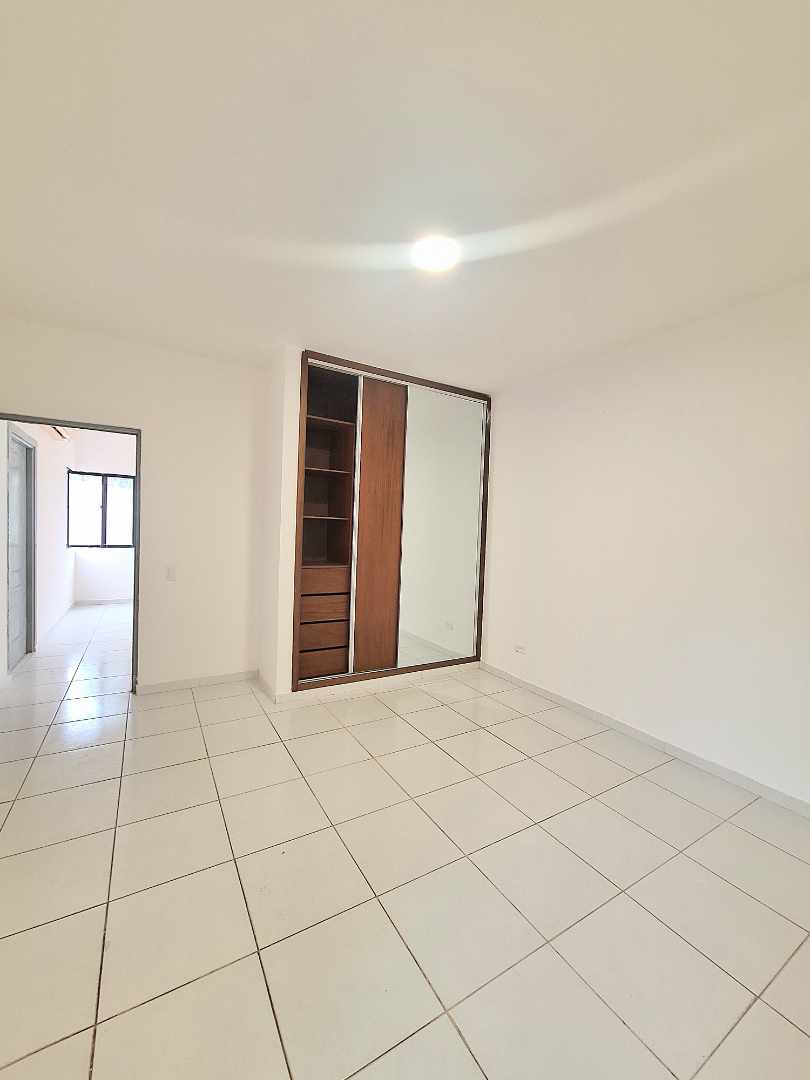 Casa Zona norte 7mo anillo Canal Pedro Velez  Foto 9