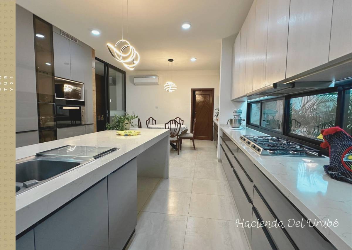 Casa en Urubó en Santa Cruz de la Sierra 3 dormitorios 6 baños 4 parqueos Foto 10
