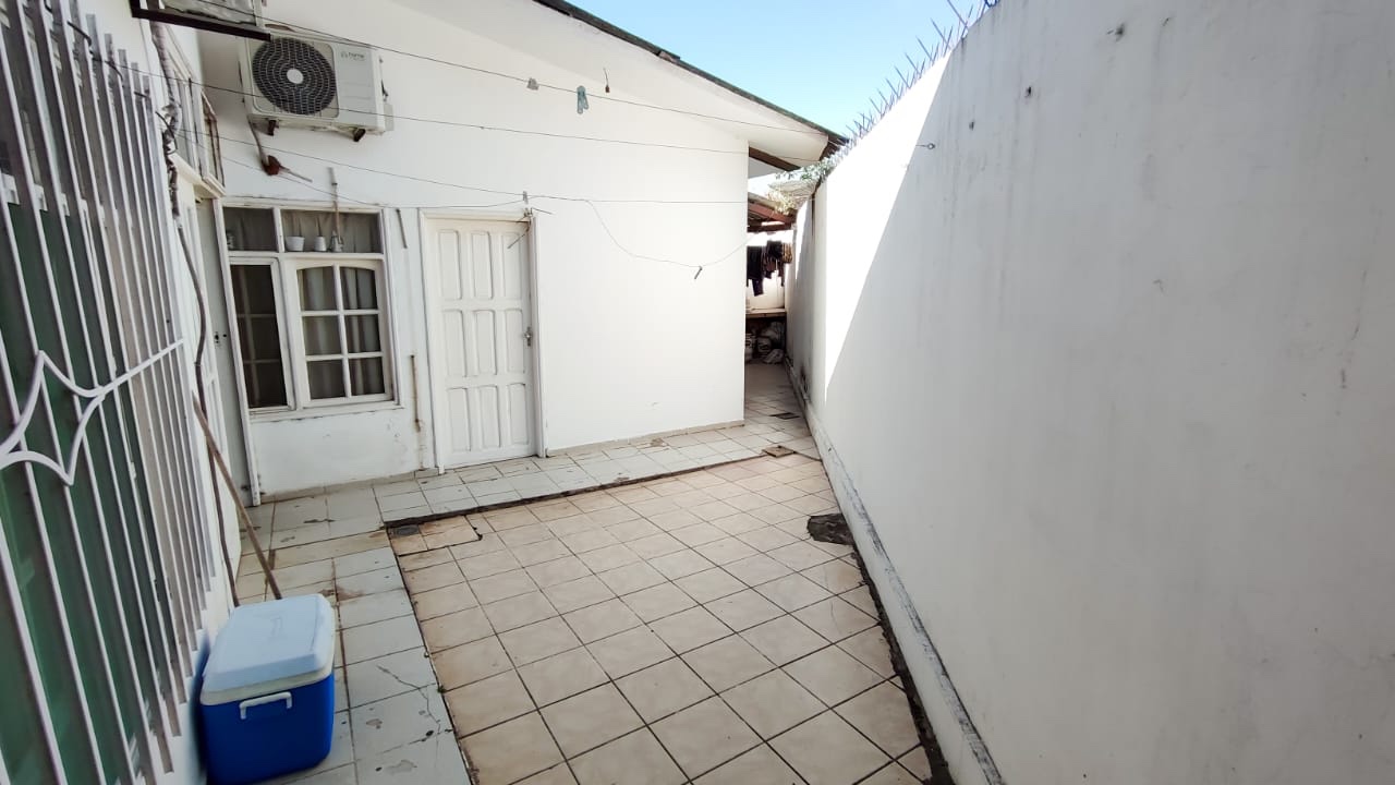 Casa en VentaCasa en Venta, B. Estacion Argentina 3 dormitorios 2 baños 2 parqueos Foto 2