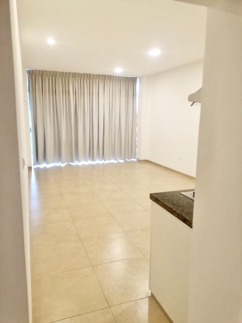 En Alquiler a $us 320 Foto 1