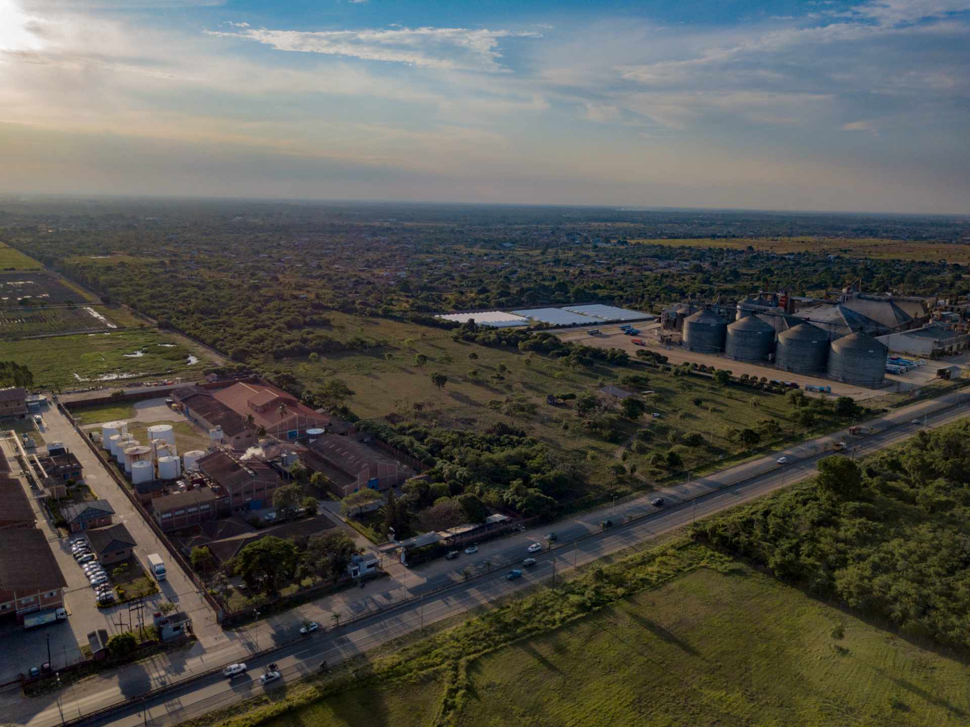 Terreno en VentaNorte, Sobre la Carretera a Warnes. Foto 8