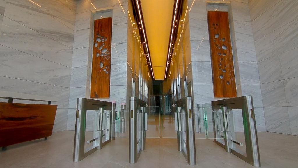 Oficina PLAZA EMPRESARIAL MANZANA 40 OFICINA EN ALQUILER Foto 2