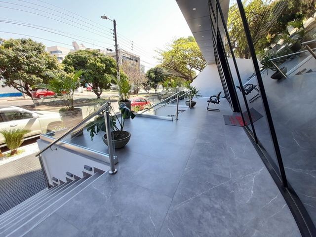 En Alquiler a $us 1,200 Foto 23