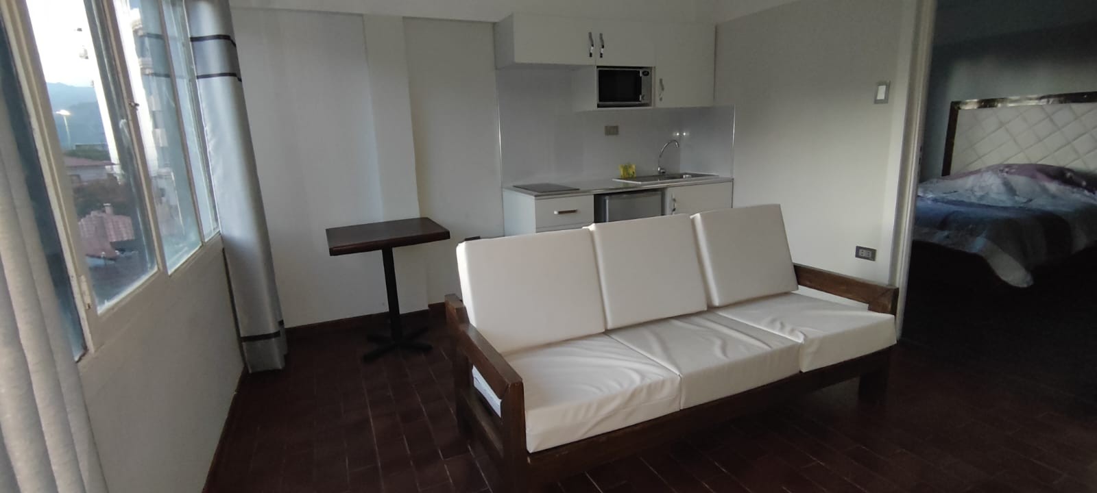 Departamento Plaza General Román, entre J.arce y linares Foto 1