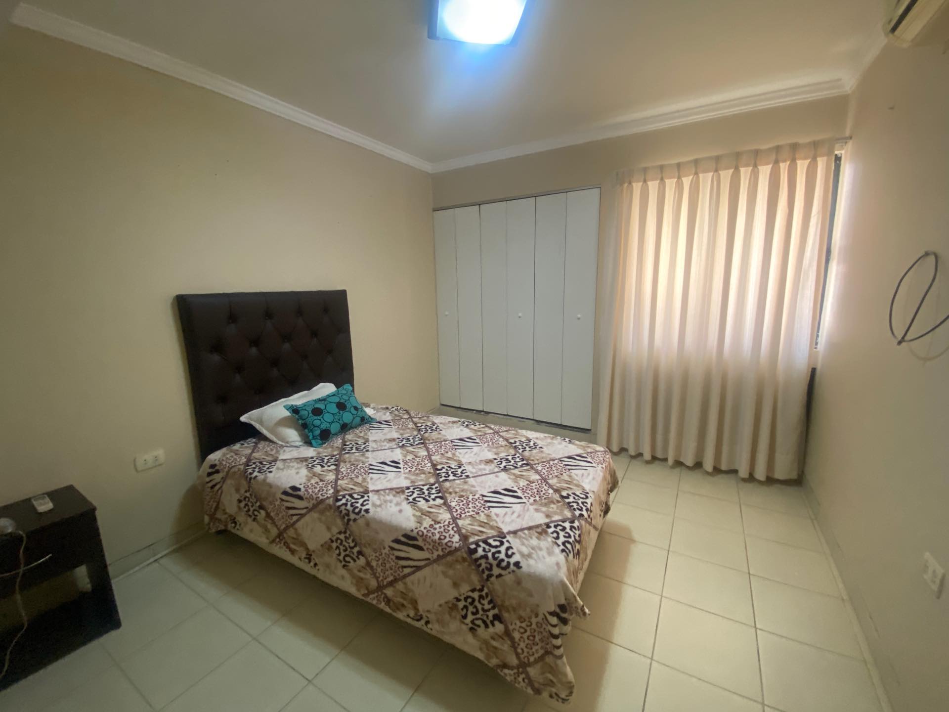 Casa en Entre 8vo y 9no anillo Norte en Santa Cruz de la Sierra 4 dormitorios 4 baños 2 parqueos Foto 20