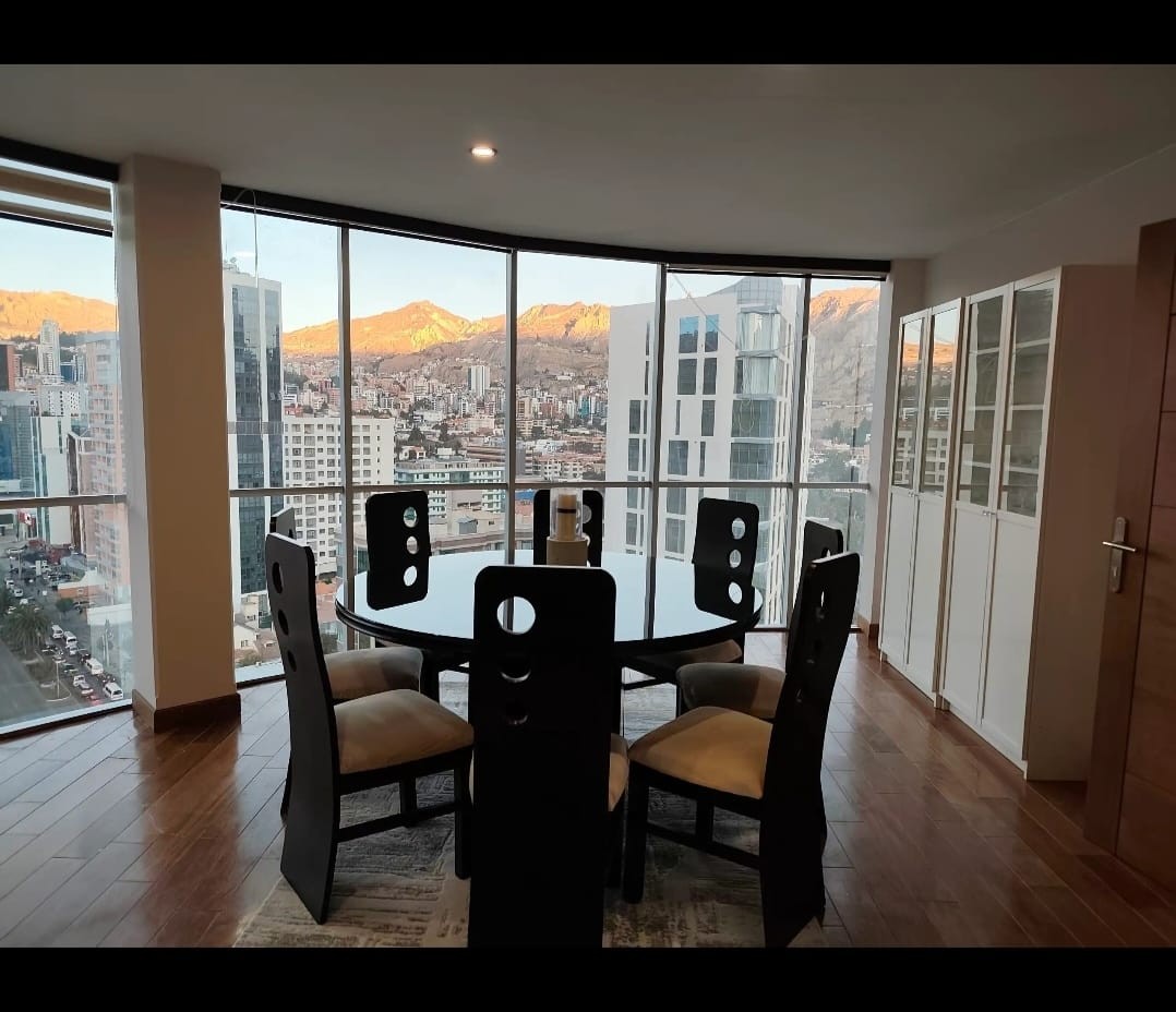 En Alquiler a Bs 14,000 Foto 2