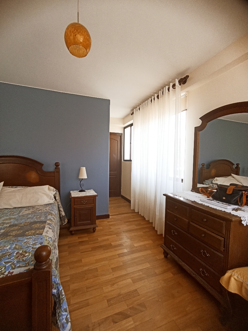 Casa en VentaACHUMANI LOMAS DE ACHUMANI  3 dormitorios 4 baños 2 parqueos Foto 7