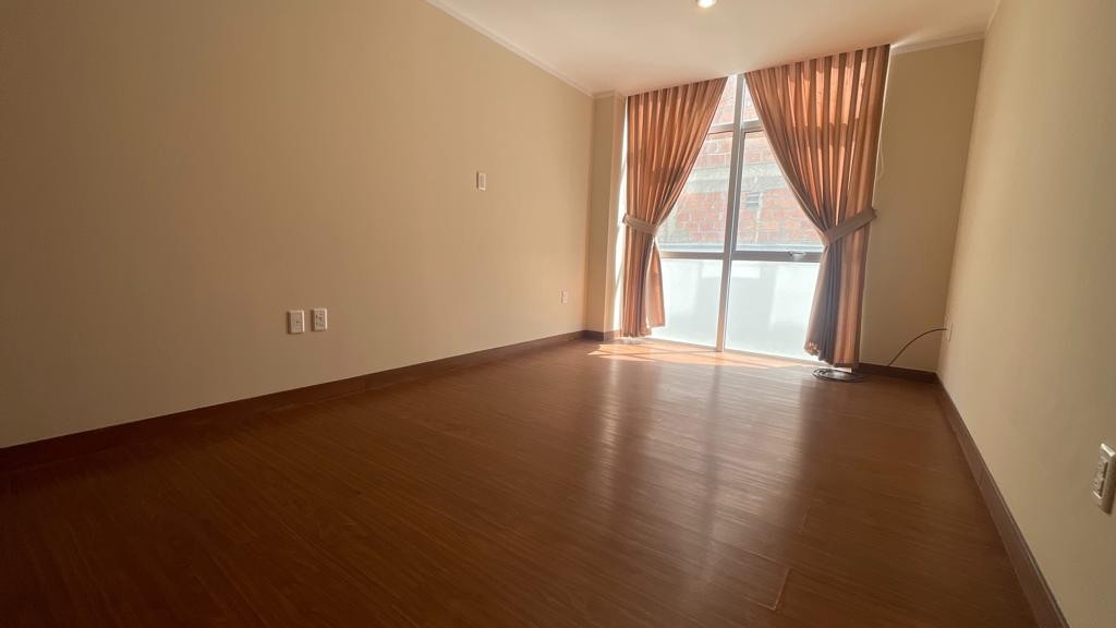 Departamento en Irpavi en La Paz 2 dormitorios 2 baños 1 parqueos Foto 5