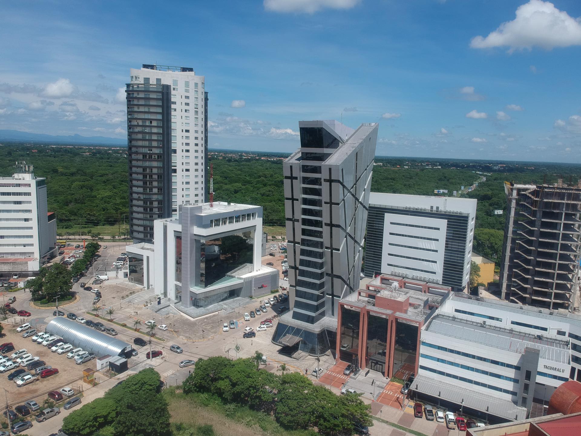 Oficina en AlquilerTorre ITC Tropical Tours  1 dormitorios 2 baños 1 parqueos Foto 11