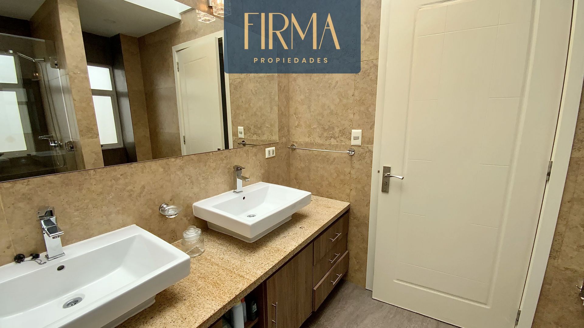 Casa en VentaACHUMANI JARDINES DEL SUR 3 dormitorios 4 baños 3 parqueos Foto 5