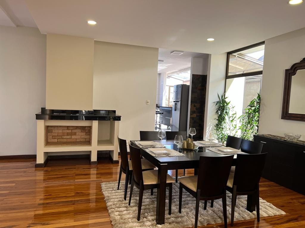 Departamento en Calacoto en La Paz 3 dormitorios 5 baños 1 parqueos Foto 5