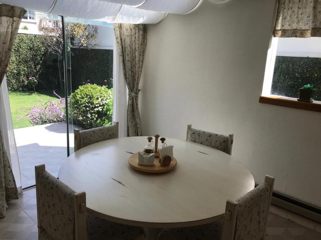 Casa Linda Casa Vacía en Alquiler o Venta
4 dormitorios en suite, Zona Irpavi
 Foto 21