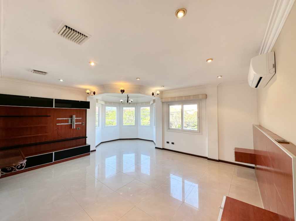 Casa en Venta6to Anillo, Zona Norte, Urbanización Ciudad Jardín, calle Los Tulipanes Foto 32