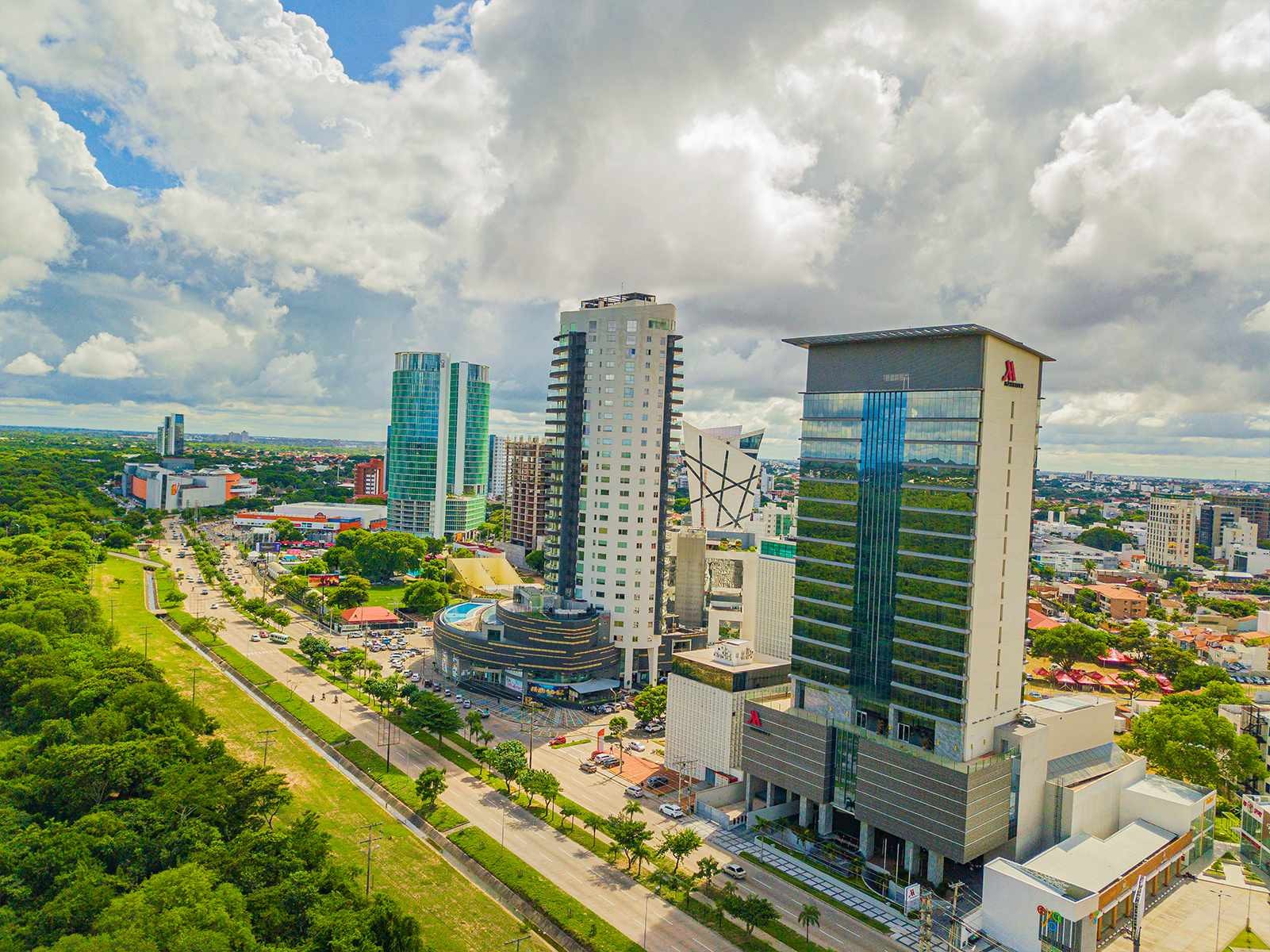 Oficina en Sirari en Santa Cruz de la Sierra 2 dormitorios 2 baños 3 parqueos Foto 1